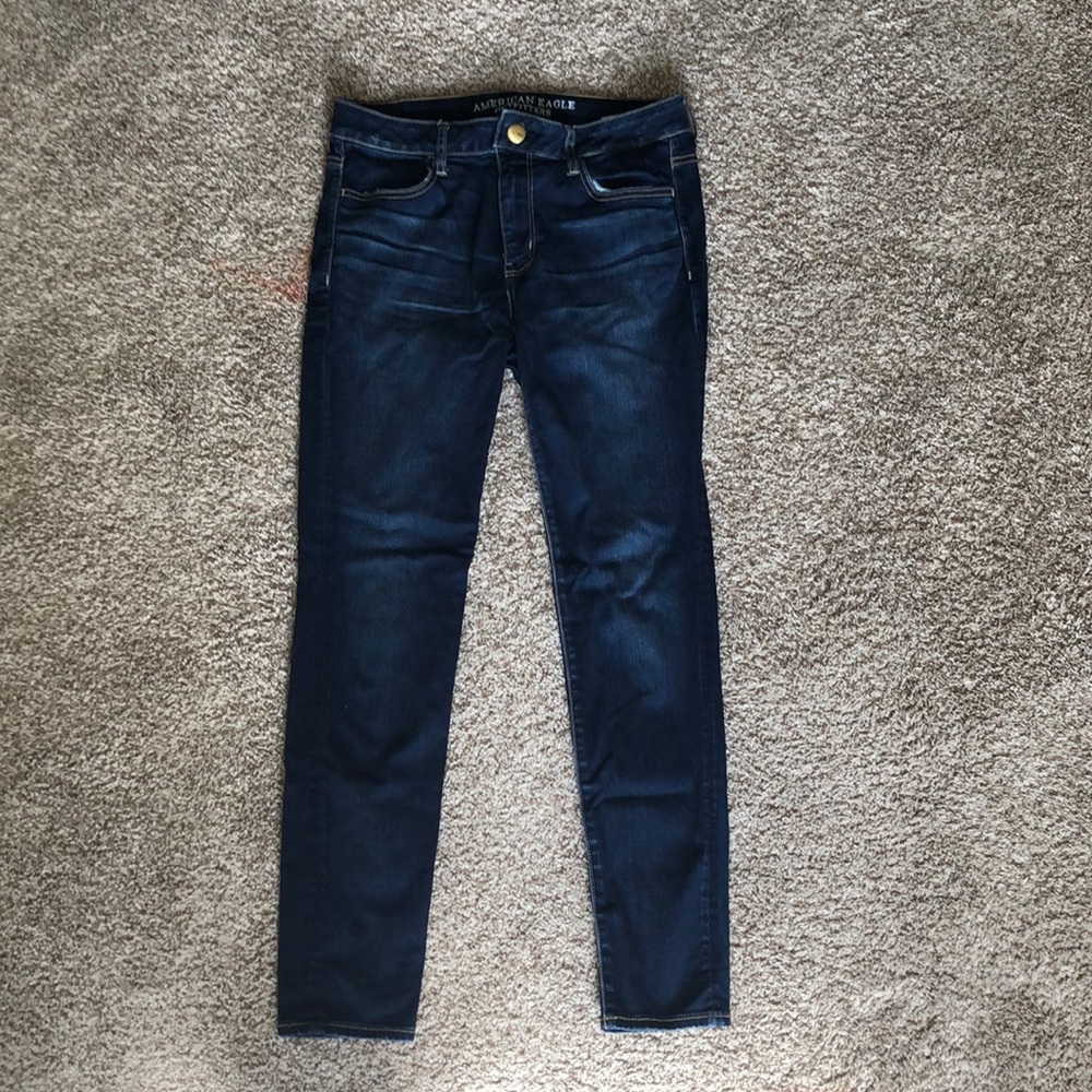American Eagle dark wash skinny jeans
